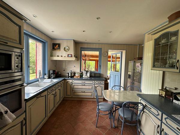 Spacieux pavillon familial à Saintigny 8 pièces 200 m2