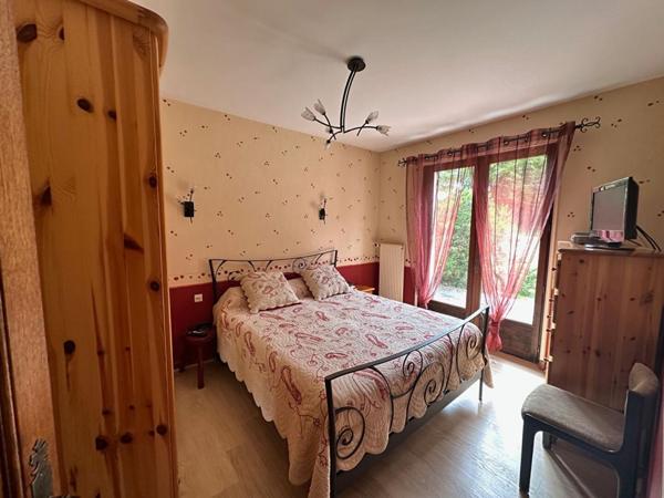 Spacieux pavillon familial à Saintigny 8 pièces 200 m2