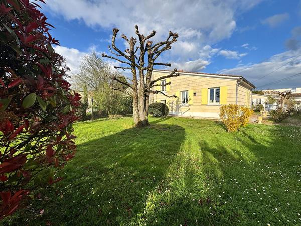 3150 CENON - Maison en pierre de 4 pièces (74m²) avec jardin et garage à vendre !Maison Cenon 4 pièce(s) 77 m2