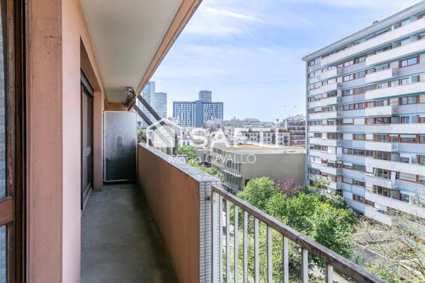 2 PIECES LUMINEUX AVEC BALCON EN ETAGE ELEVE