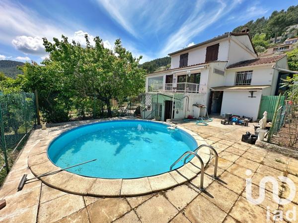 Maison 5 pièces de 130 m² à Solliès-Toucas (83210)