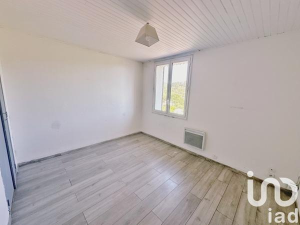 Maison 5 pièces de 130 m² à Solliès-Toucas (83210)