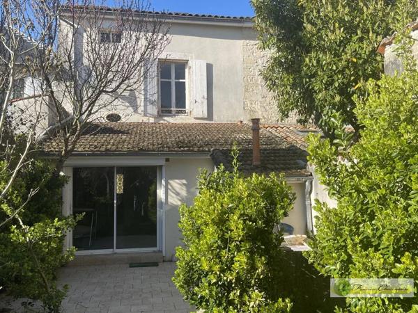 Vente immobilière : Maison de ville à Aigre  4 pièces 92 m² 59 000 €- FONCIERE CHARENTAISE AIGRE.