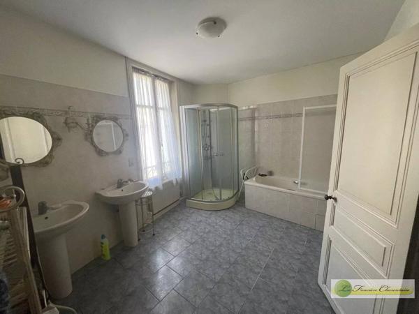 Vente immobilière : Maison de ville à Aigre  4 pièces 92 m² 59 000 €- FONCIERE CHARENTAISE AIGRE.
