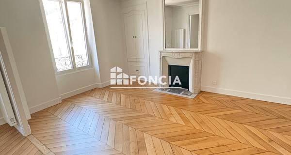Location Appartement 3 pièces 70.39 m² - Paris 75016