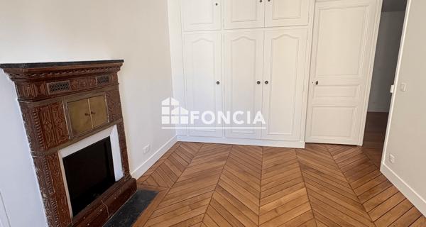 Location Appartement 3 pièces 70.39 m² - Paris 75016