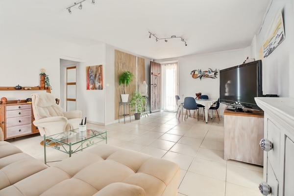 Le Pradet, grand duplex 3 chambres en maison de ville au calme, terrasse et balcon !
