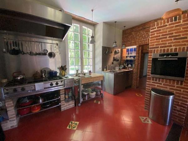 Ancien Prieuré rénové dans une commune à proximité de Breteuil