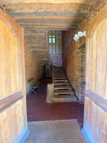 Ancien Prieuré rénové dans une commune à proximité de Breteuil