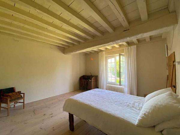 Ancien Prieuré rénové dans une commune à proximité de Breteuil