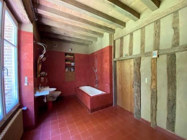 Ancien Prieuré rénové dans une commune à proximité de Breteuil