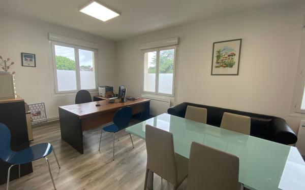 Immeuble à vendre    4 pièces •  Eu