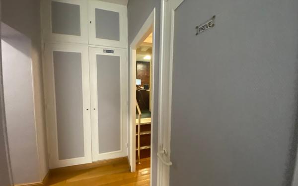 Immeuble à vendre    4 pièces •  Eu