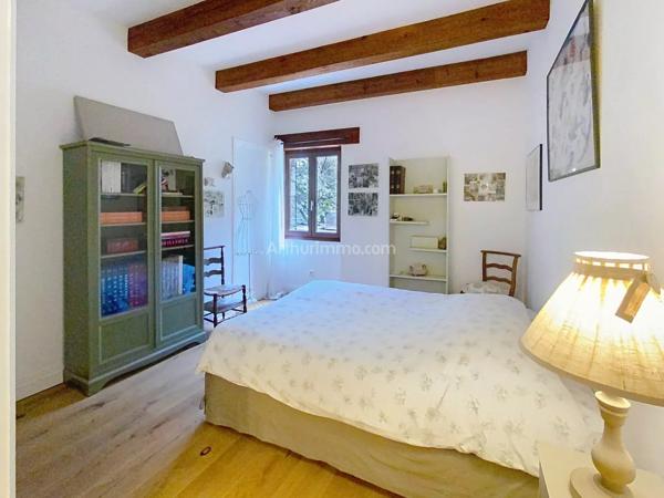 Vente                                                      Appartement
                        
                     5 pièces                      129 m2                     à Cateri