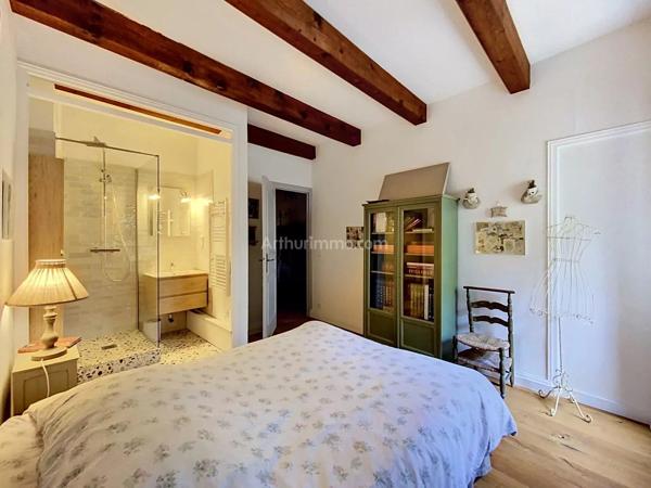 Vente                                                      Appartement
                        
                     5 pièces                      129 m2                     à Cateri