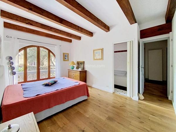 Vente                                                      Appartement
                        
                     5 pièces                      129 m2                     à Cateri