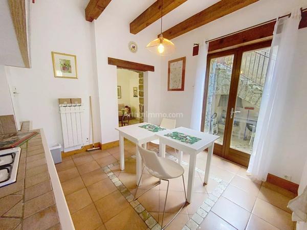Vente                                                      Appartement
                        
                     5 pièces                      129 m2                     à Cateri