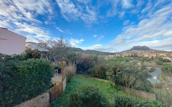 Maison à vendre    8 pièces •  Roquebrune-sur-Argens
