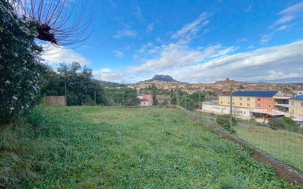 Maison à vendre    8 pièces •  Roquebrune-sur-Argens
