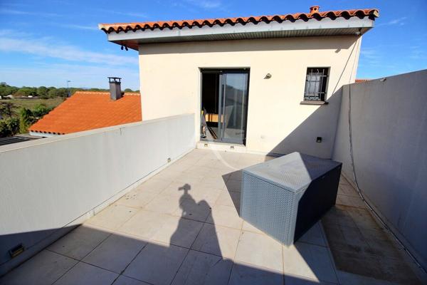 À VENDRE VILLA RECENTE DE 115 M² SUR TERRAIN 3 FACES PISCINABLE