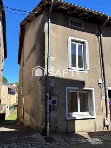 maison de bourg de 79 m² rénovée avec petit extérieur