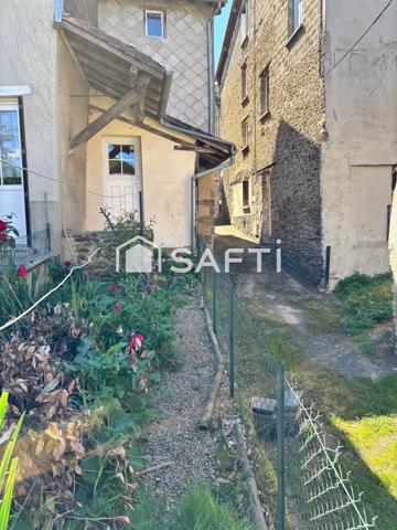 maison de bourg de 79 m² rénovée avec petit extérieur