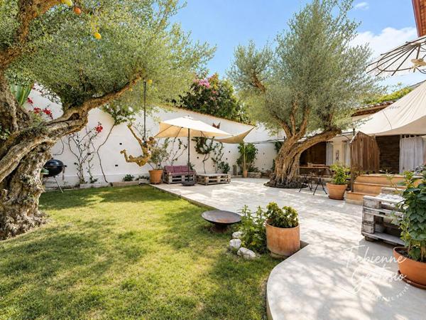 Toulon - Bastide provençale sur terrain de 551m2