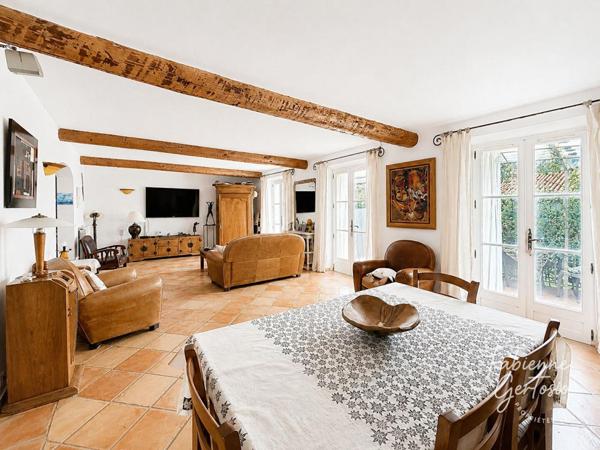 Toulon - Bastide provençale sur terrain de 551m2