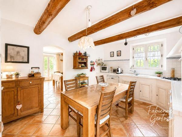 Toulon - Bastide provençale sur terrain de 551m2