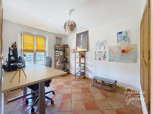 Toulon - Bastide provençale sur terrain de 551m2