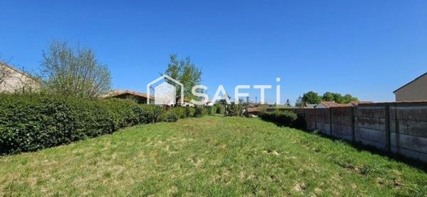 BOUGUENAIS BOURG - TERRAIN  911 m²