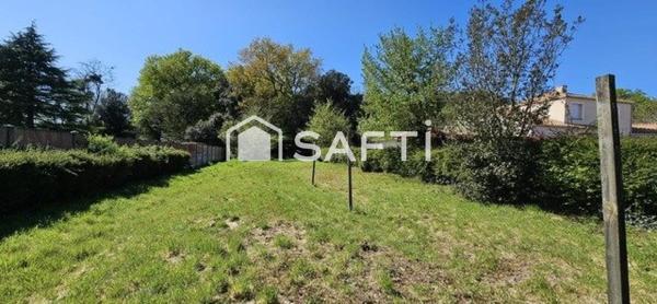 BOUGUENAIS BOURG - TERRAIN  911 m²