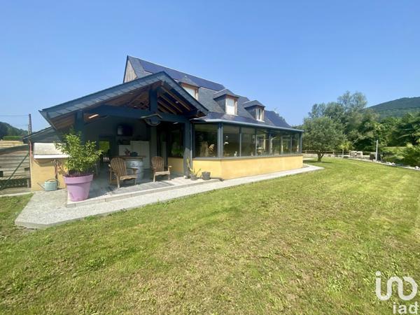 Maison traditionnelle 6 pièces de 212 m² à Asté (65200)