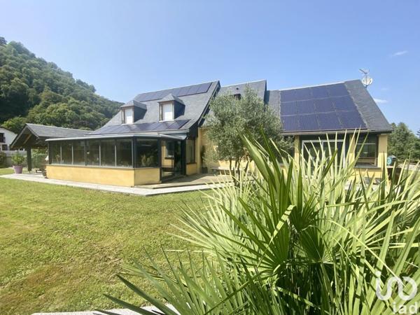 Maison traditionnelle 6 pièces de 212 m² à Asté (65200)