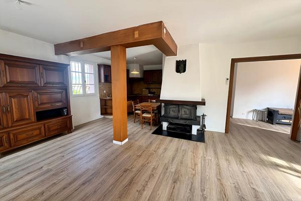 A LOUER - LES MEES - BEAU T3 MEUBLE / NON MEUBLE - TERRASSE - JARDIN