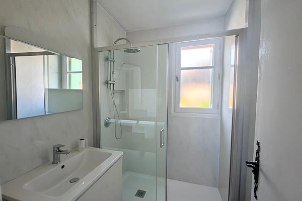 A LOUER - LES MEES - BEAU T3 MEUBLE / NON MEUBLE - TERRASSE - JARDIN