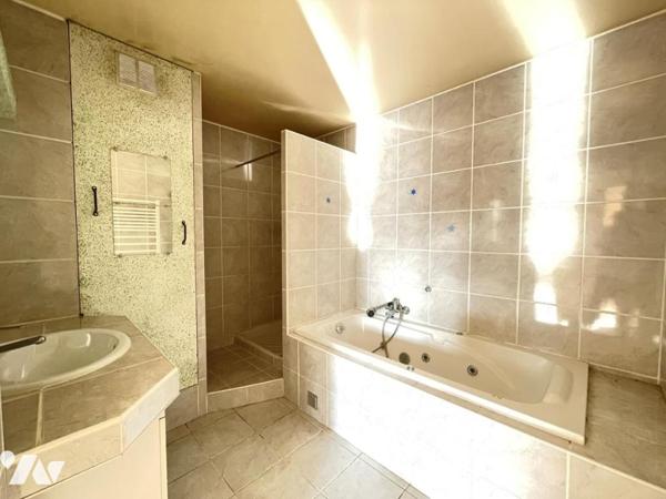 St MALO - La Madeleine - Appartement T2 dernier étage avec ascenseur - Cellier et garage