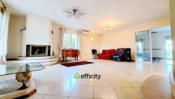 Maison
         5 pièces
        - 140 m² 580 000 € *