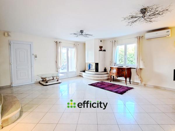 Maison
         5 pièces
        - 140 m² 580 000 € *