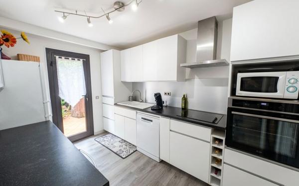 Maison à vendre    3 pièces •  Talence