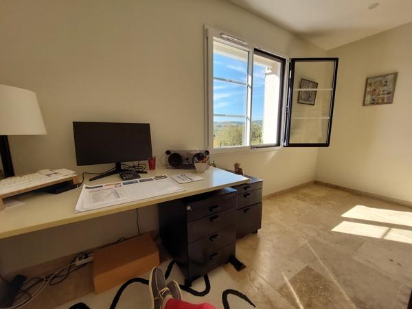 Maison
         5 pièces
        - 140 m² Bien prestige 475 000 € *
