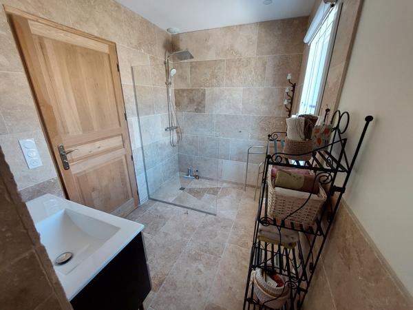 Maison
         5 pièces
        - 140 m² Bien prestige 475 000 € *