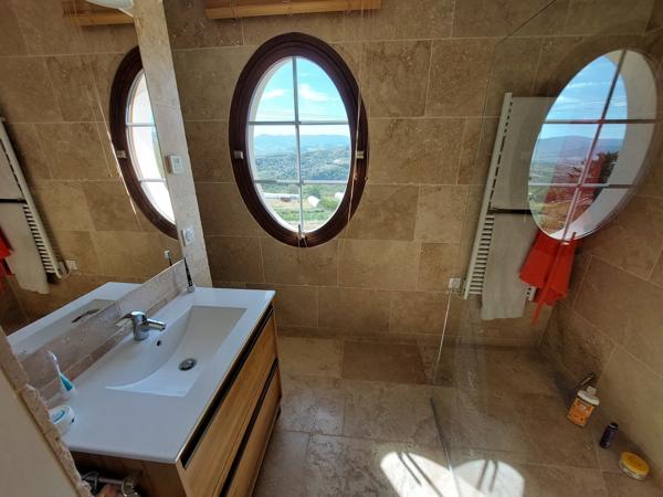 Maison
         5 pièces
        - 140 m² Bien prestige 475 000 € *