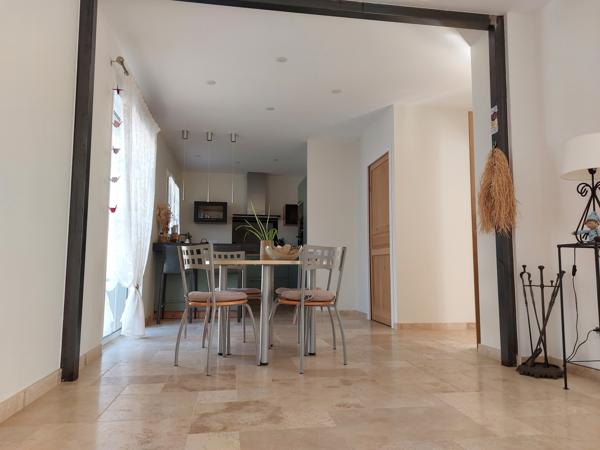 Maison
         5 pièces
        - 140 m² Bien prestige 475 000 € *