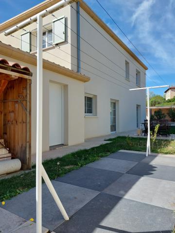 Maison
         5 pièces
        - 140 m² Bien prestige 475 000 € *