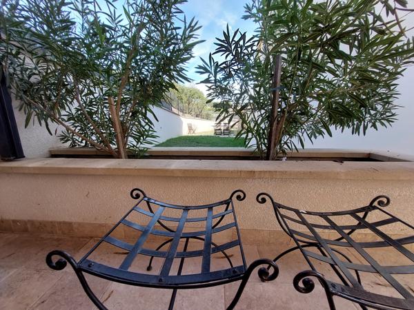 Maison
         5 pièces
        - 140 m² Bien prestige 475 000 € *