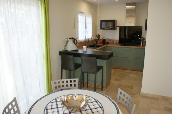 Maison
         5 pièces
        - 140 m² Bien prestige 475 000 € *