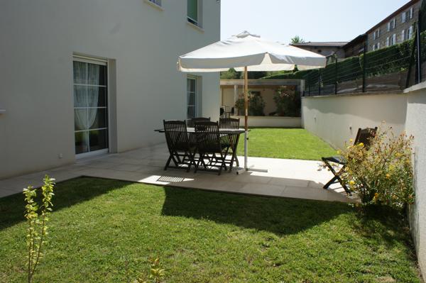 Maison
         5 pièces
        - 140 m² Bien prestige 475 000 € *