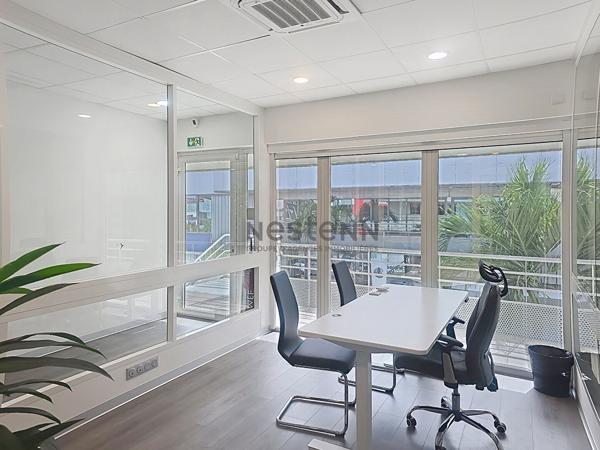 A Louer Bureau à Jarry Baie-Mahault de 12 m2