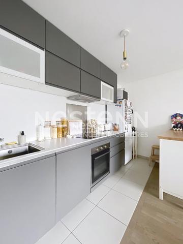 A VENDRE : Saint Cyr l'Ecole, appartement 2 pièces avec balcon et parking en sous-sol .